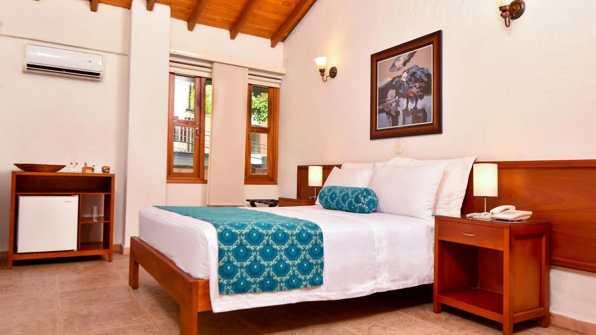 La Campana Hotel Boutique Medellín 3*,